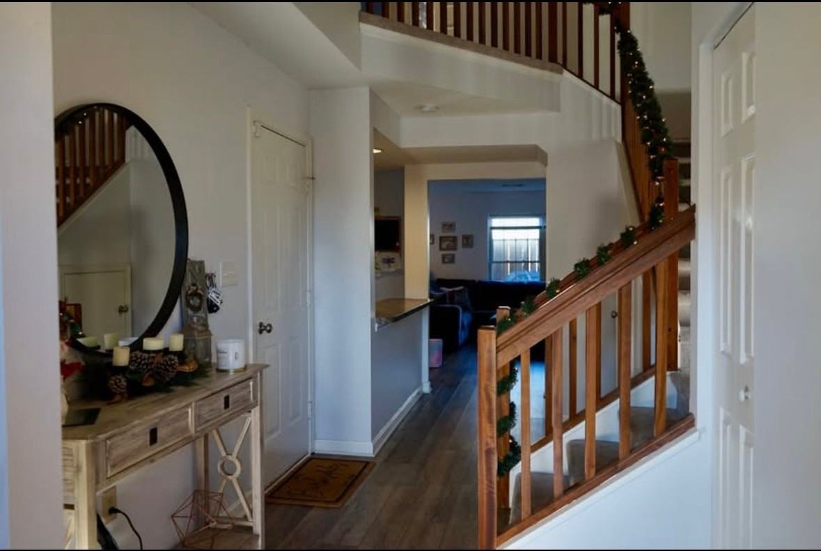 104 Hunters Ridge Dr - Photo 2 of 6
