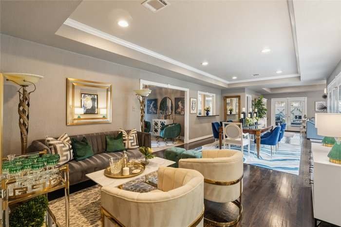 1534 Glourie Dr - Photo 4 of 16