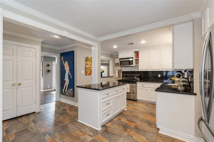 1534 Glourie Dr - Photo 6 of 16