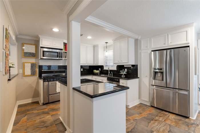 1534 Glourie Dr - Photo 7 of 16