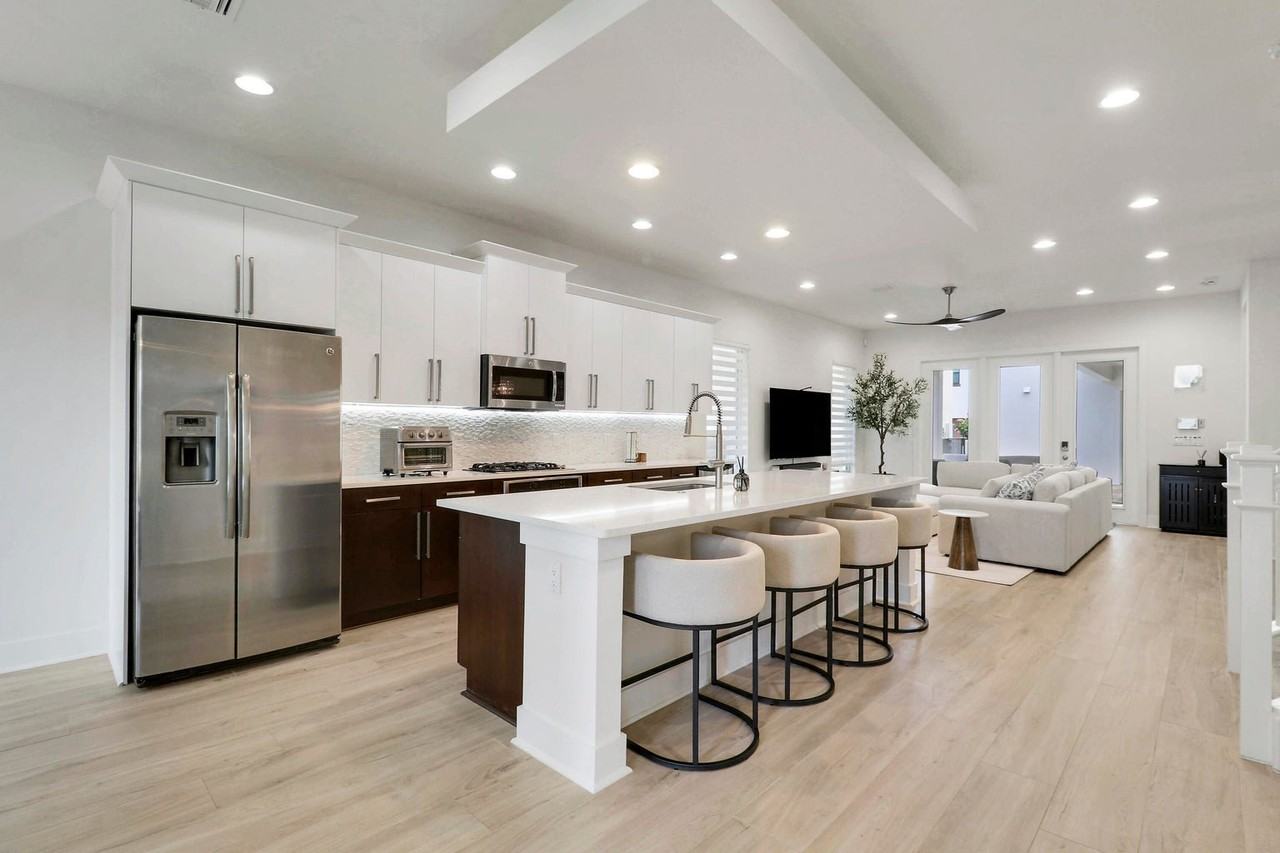 5029 Grandiflora Rd - Photo 3 of 10