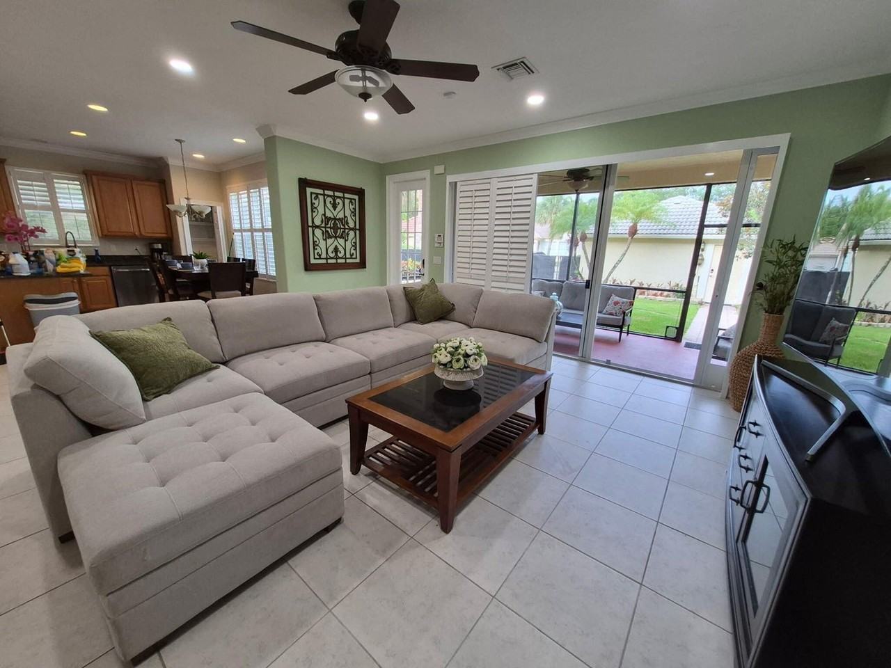 8212 Calterra Dr - Photo 3 of 8