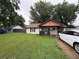 222 Euclid Dr - Photo 1 of 1