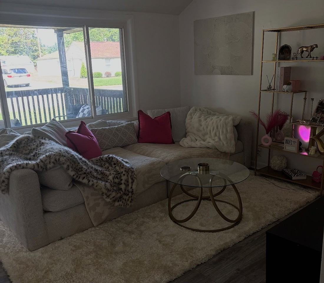 222 Euclid Dr - Photo 4 of 9