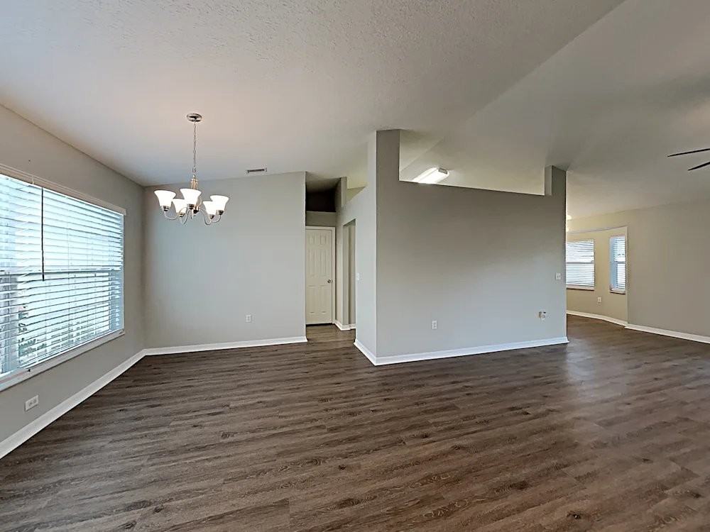 515 Seven Oaks St - Photo 3 of 14