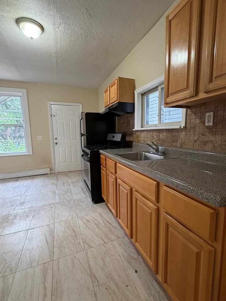 155 E Jersey St #1 - Photo 2 of 10