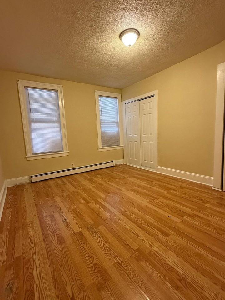 155 E Jersey St #1 - Photo 4 of 10