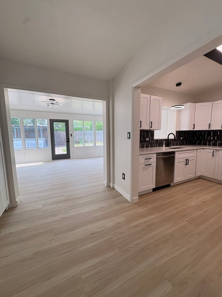 10543 51st Ter N - Photo 5 of 17