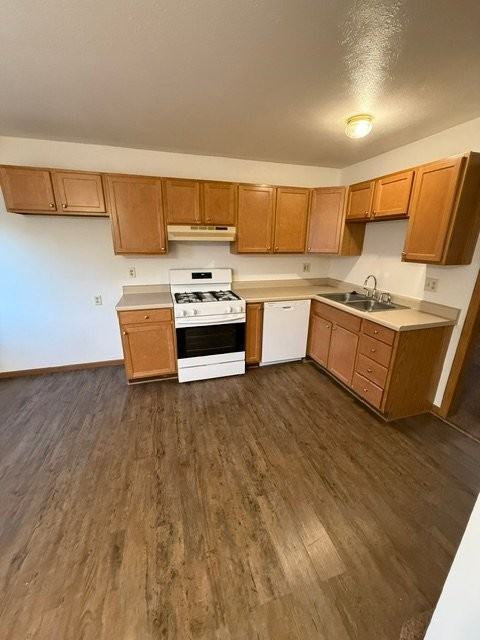 149 E Menard St - Photo 2 of 18