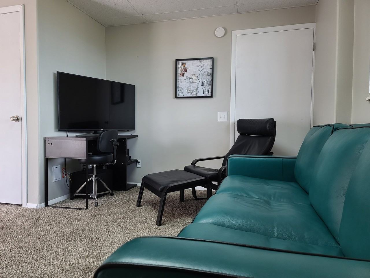 940 W Red Oaks Dr #2 - Photo 3 of 20