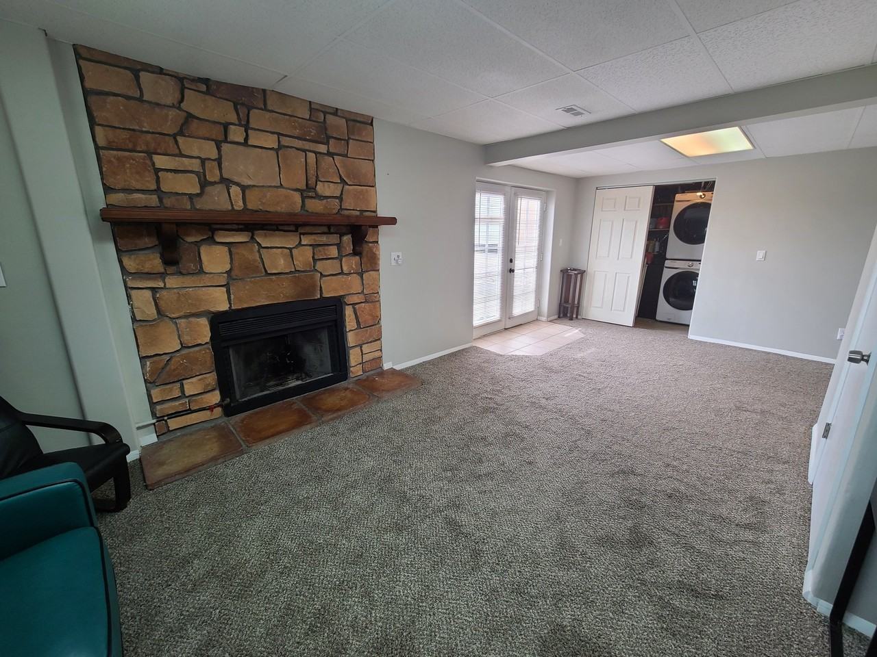 940 W Red Oaks Dr #2 - Photo 4 of 20