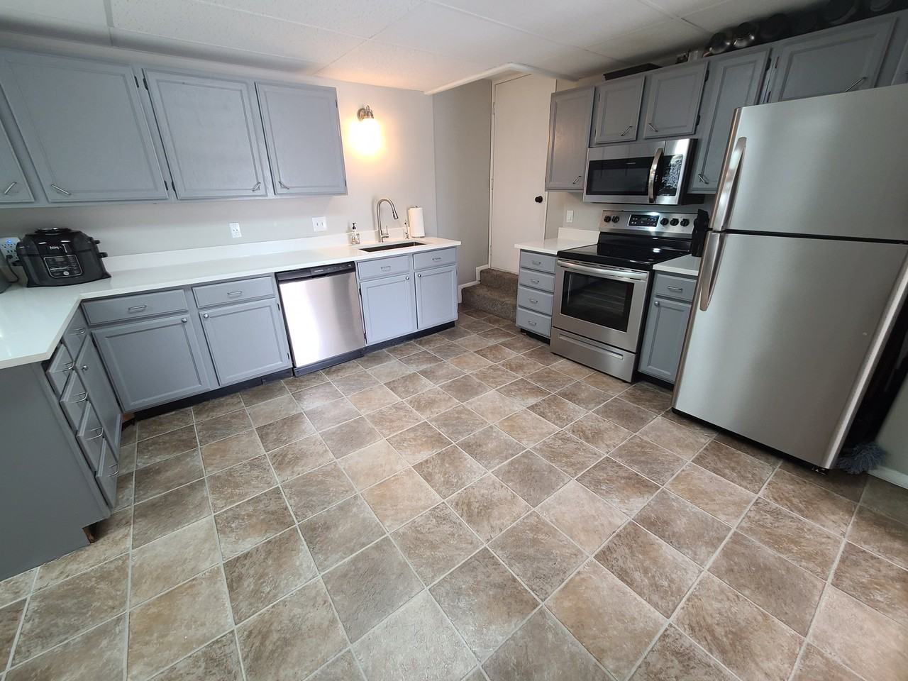 940 W Red Oaks Dr #2 - Photo 7 of 20