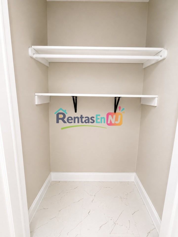9 Stecher St #2S - Photo 6 of 9