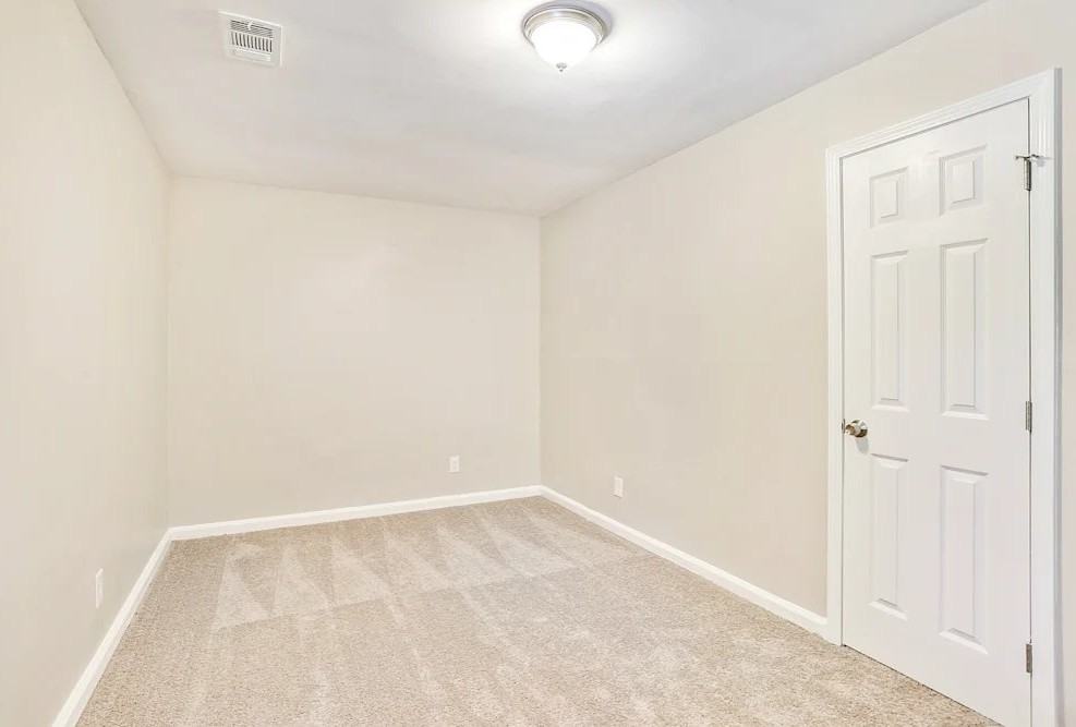 320 Mount Zion Rd - Photo 7 of 11
