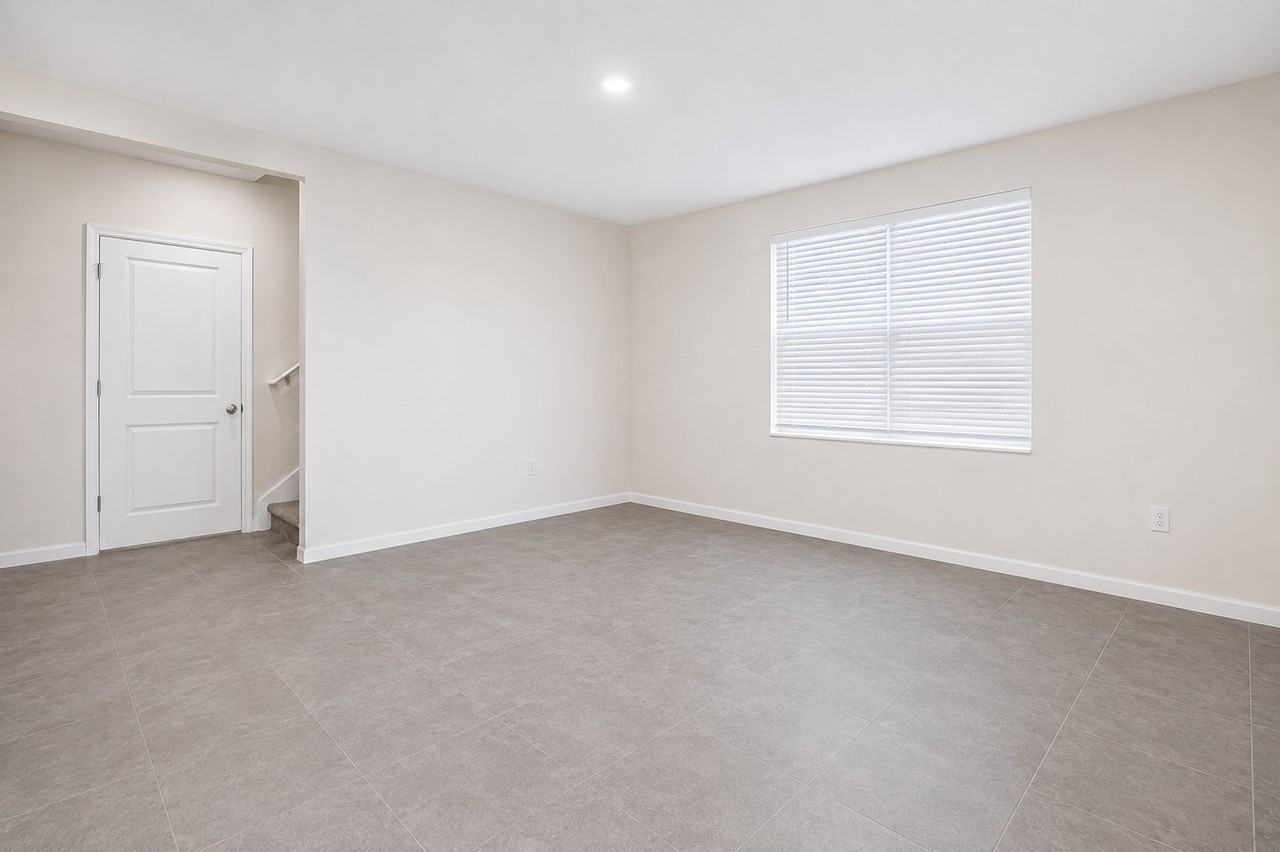 35515 Mahwah Ave - Photo 3 of 19