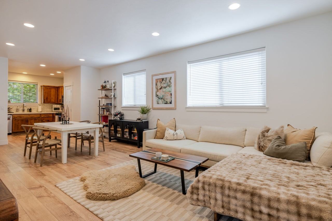 63121 De Haviland Ct - Photo 6 of 19