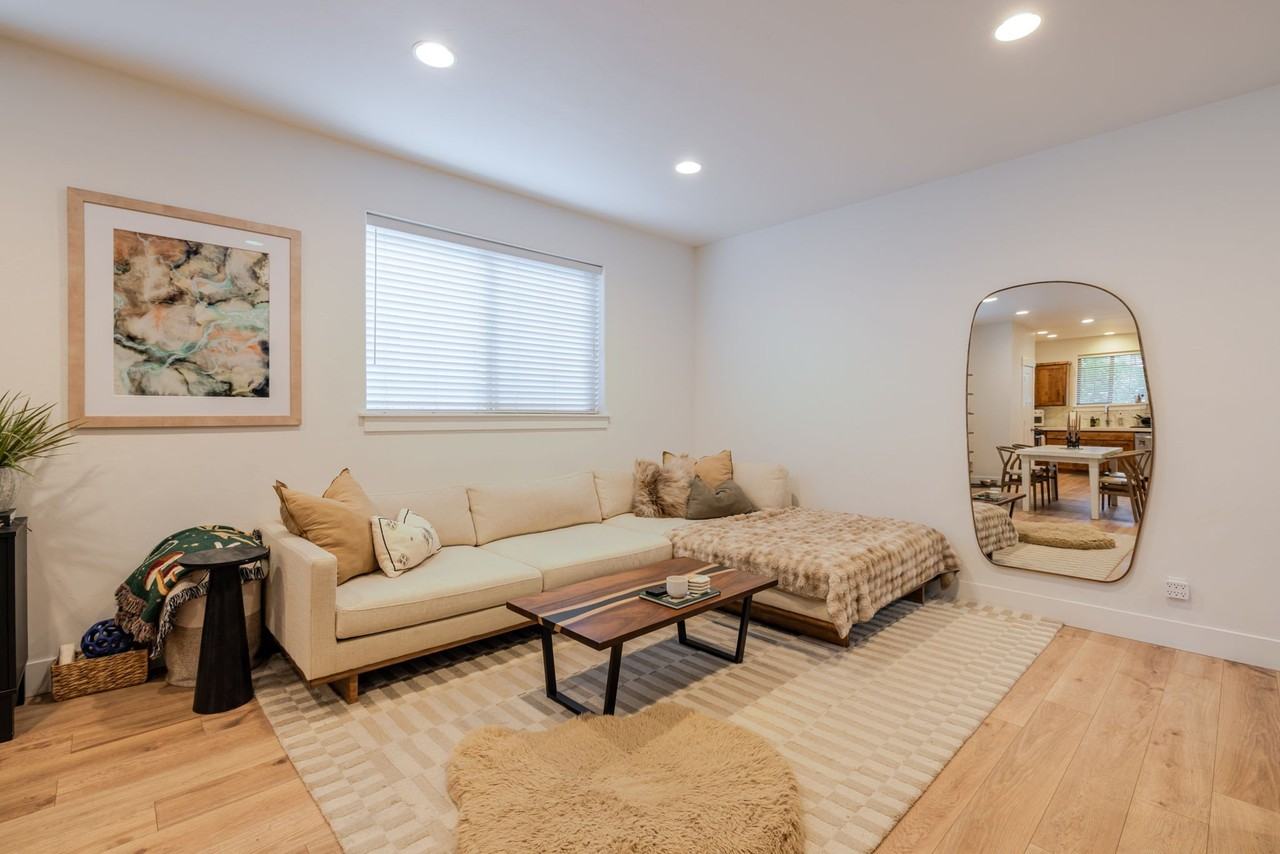 63121 De Haviland Ct - Photo 7 of 19