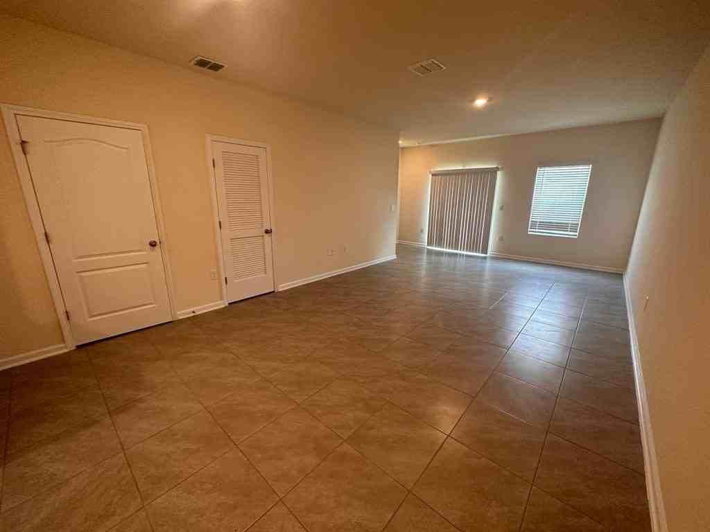 44 Pomona Way - Photo 2 of 11