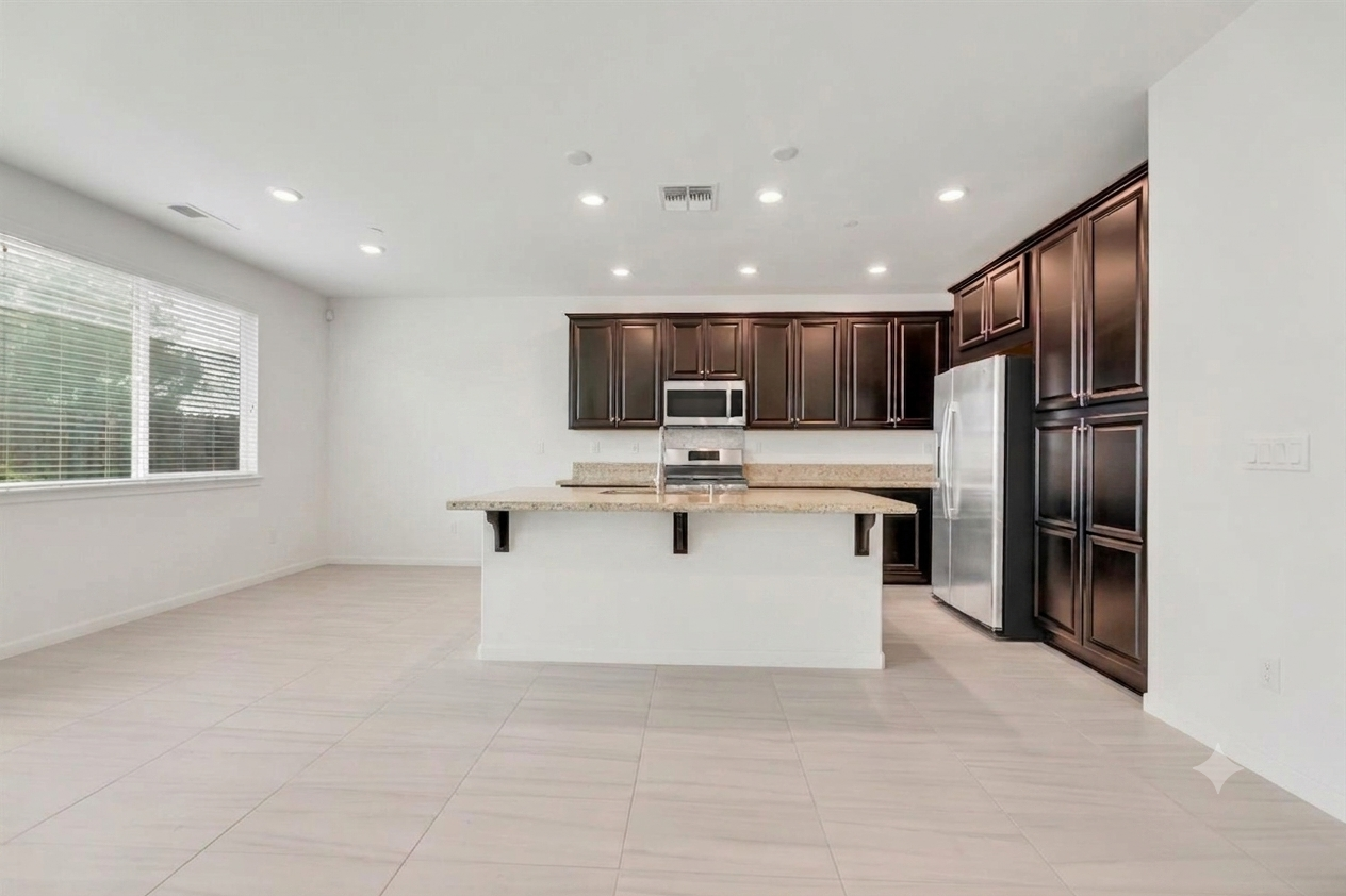 5029 Copper Sunset Way - Photo 4 of 17