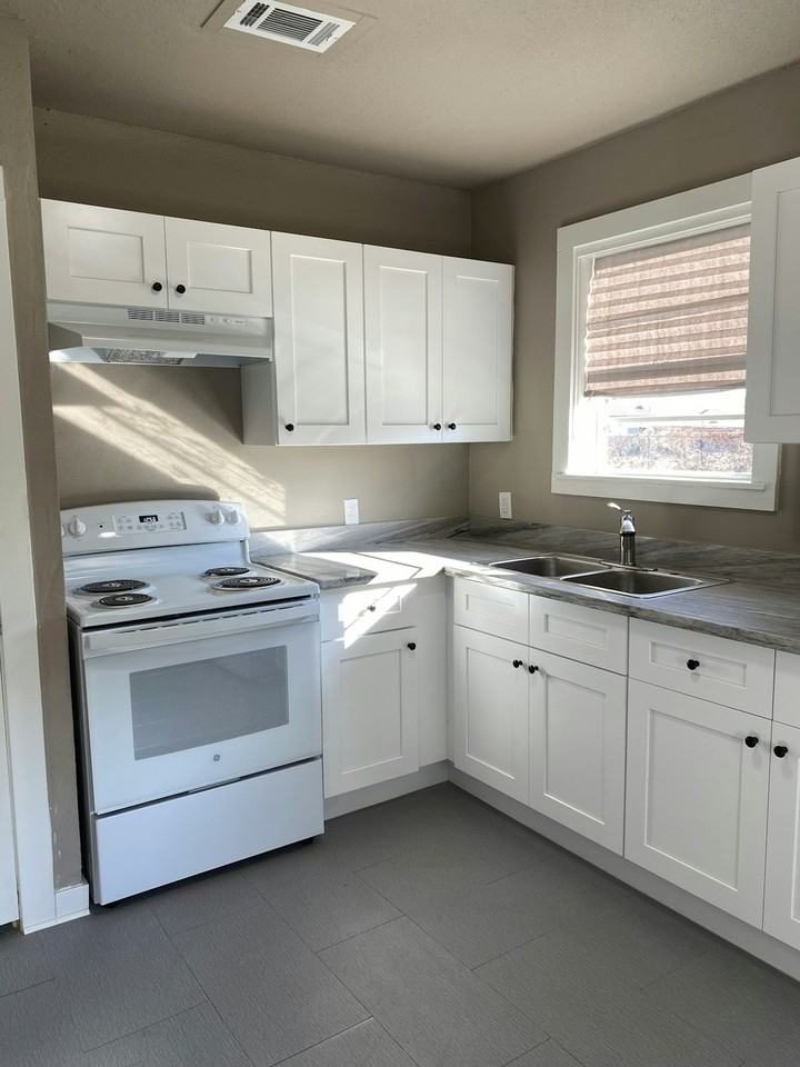 1277 Estelle Street - Photo 3 of 10