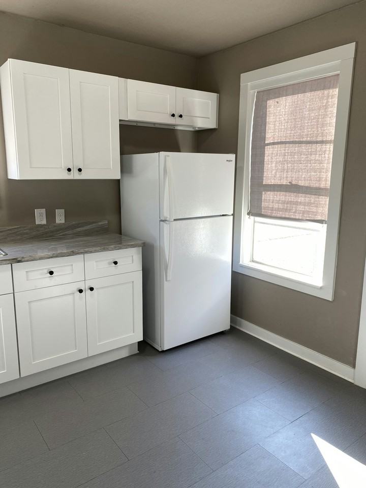 1277 Estelle Street - Photo 4 of 10