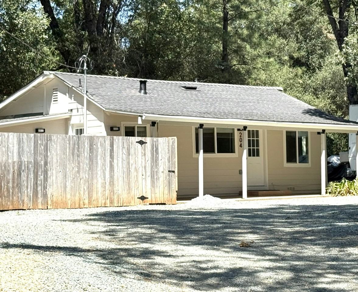 204 Lambert Lane - Photo 2 of 13