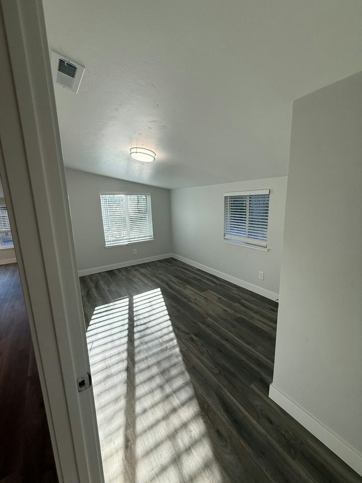 204 Lambert Lane - Photo 7 of 13