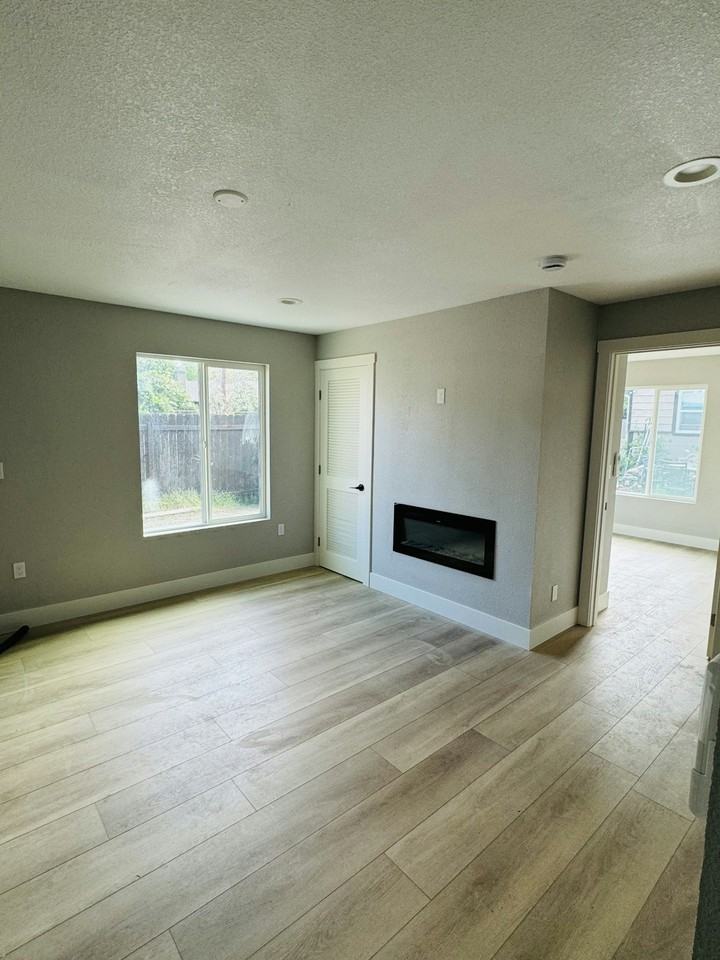211 Earl Ave, Unit 211 Unit A - Photo 5 of 12