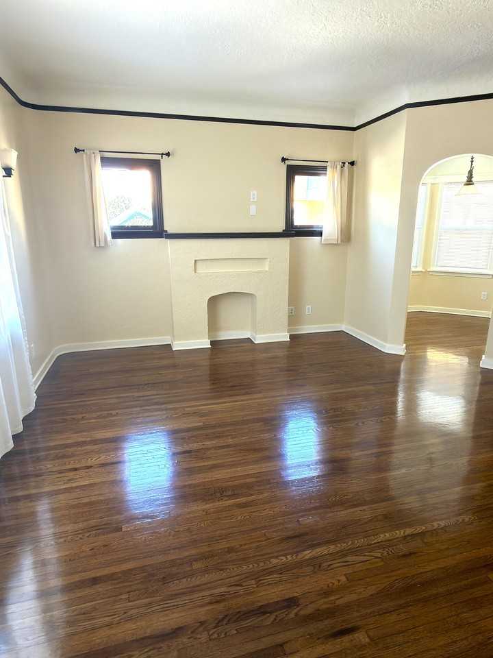 520 E 14th St #520 - Photo 2 of 16