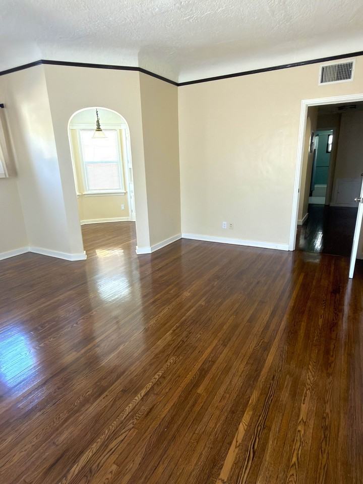 520 E 14th St #520 - Photo 3 of 16