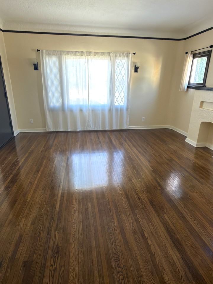520 E 14th St #520 - Photo 4 of 16