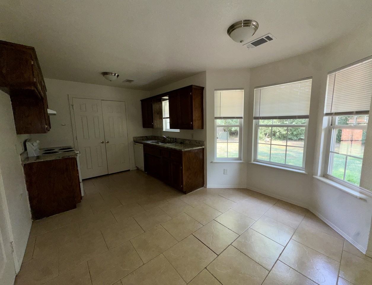 128 Lanita Cir #1 - Photo 2 of 18