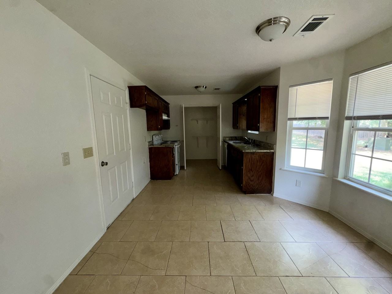 128 Lanita Cir #1 - Photo 3 of 18