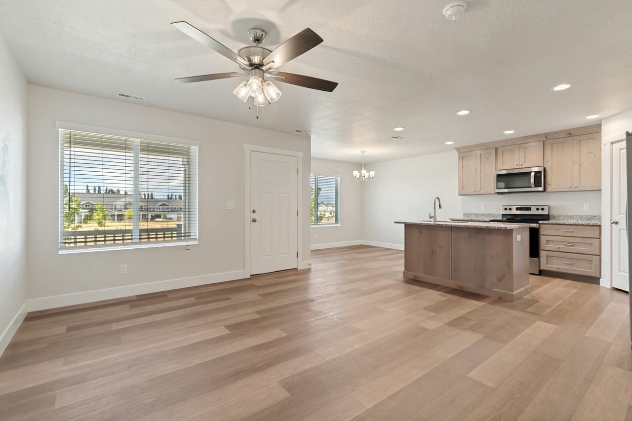 65 E 970 N #1 - Photo 3 of 43