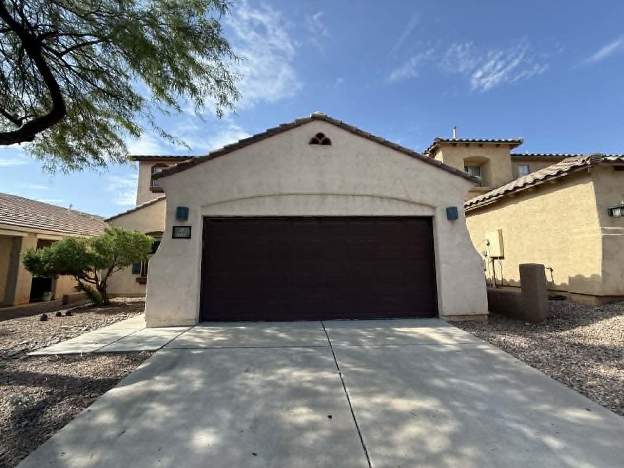 885 W Calle Muro Fuerte #1 - Photo 2 of 43