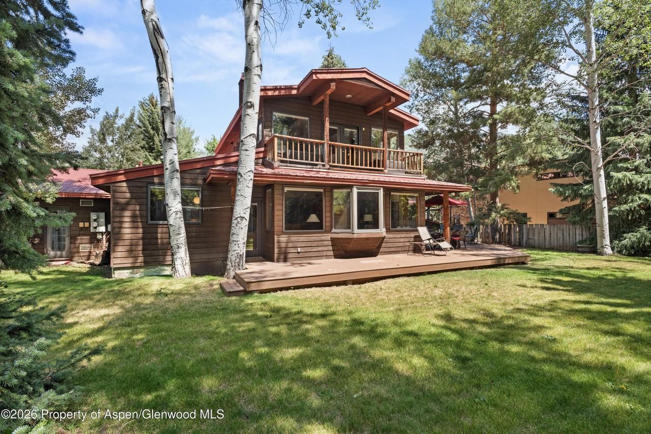 1375 Snowbunny Ln - Photo 2 of 21