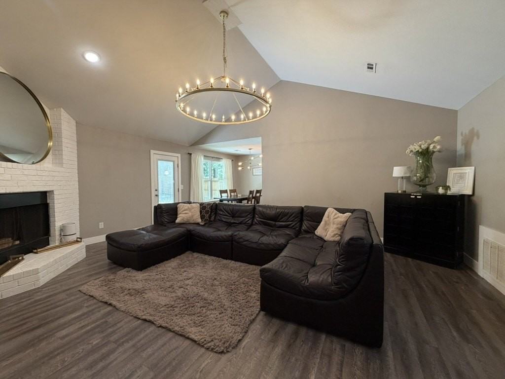 1314 N Fieldstone Ave - Photo 2 of 18