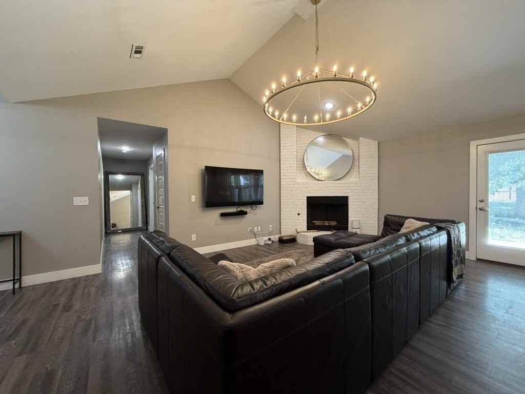 1314 N Fieldstone Ave - Photo 3 of 18