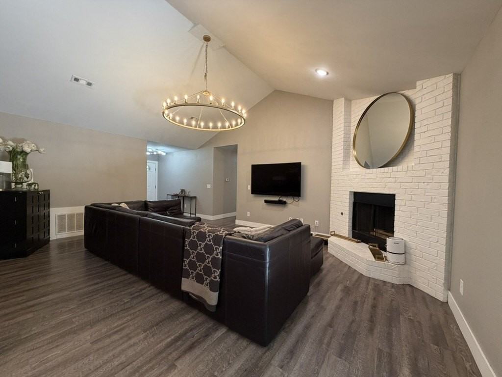 1314 N Fieldstone Ave - Photo 4 of 18