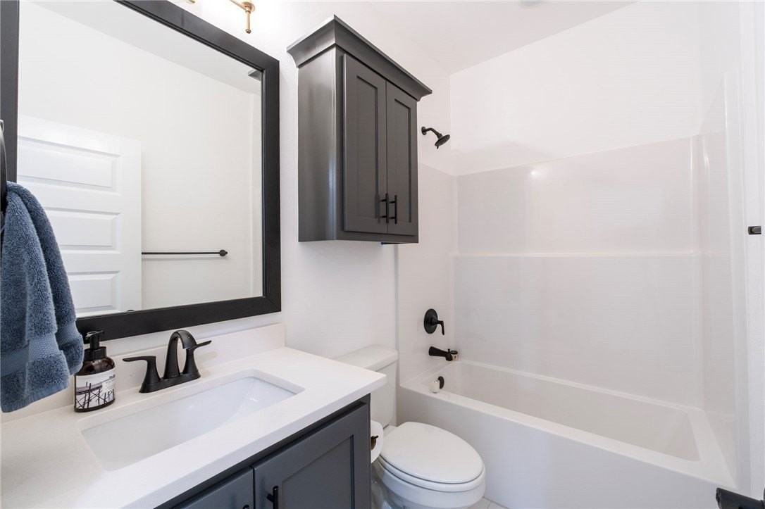 87 Leicester Dr - Photo 6 of 10