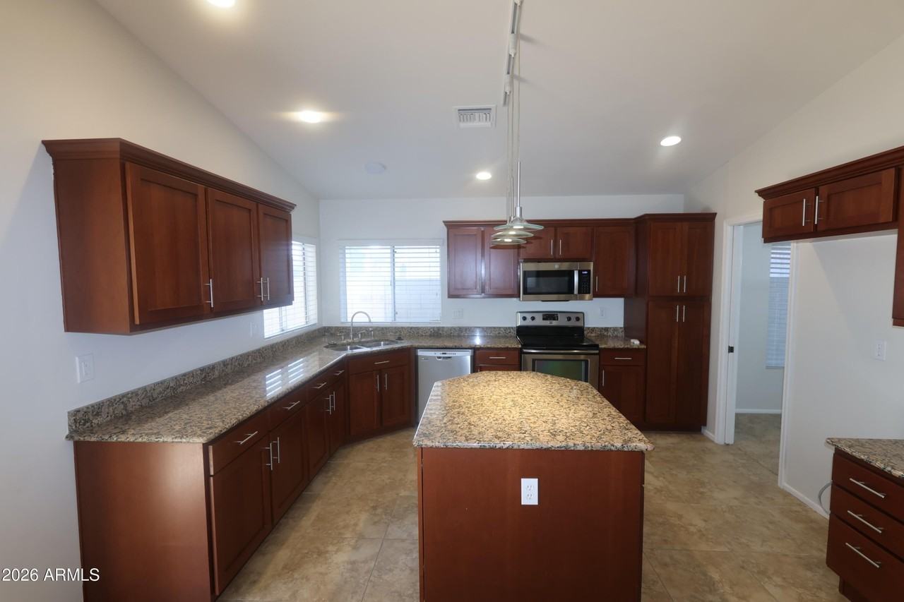7629 W Kristal Way - Photo 7 of 50