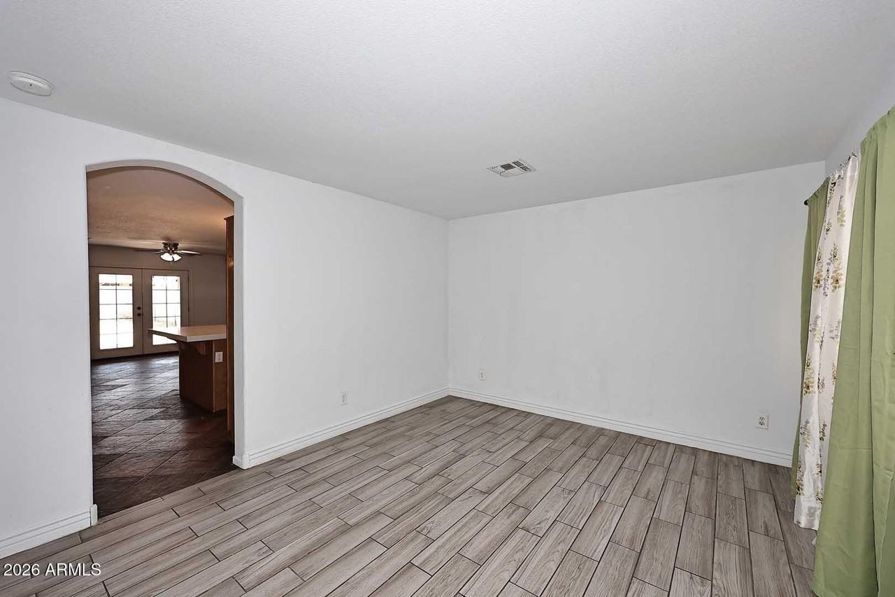 6222 W Warner St - Photo 7 of 23