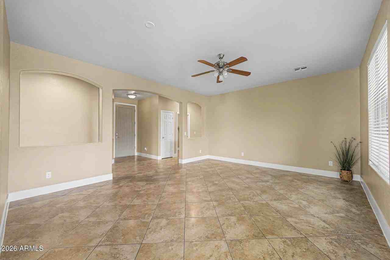 40148 N Perrone St - Photo 6 of 34