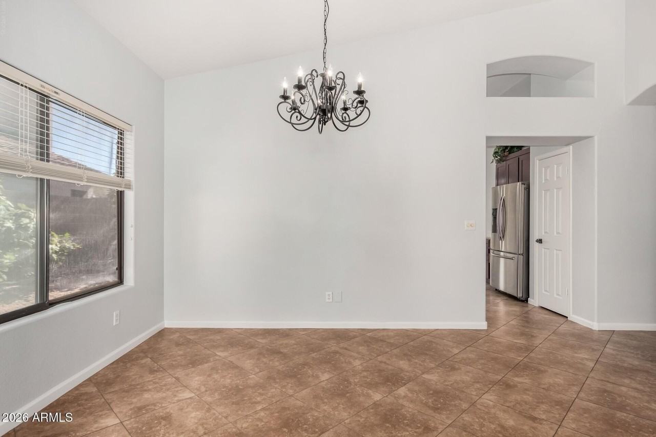 1625 E Montoya Ln - Photo 7 of 43