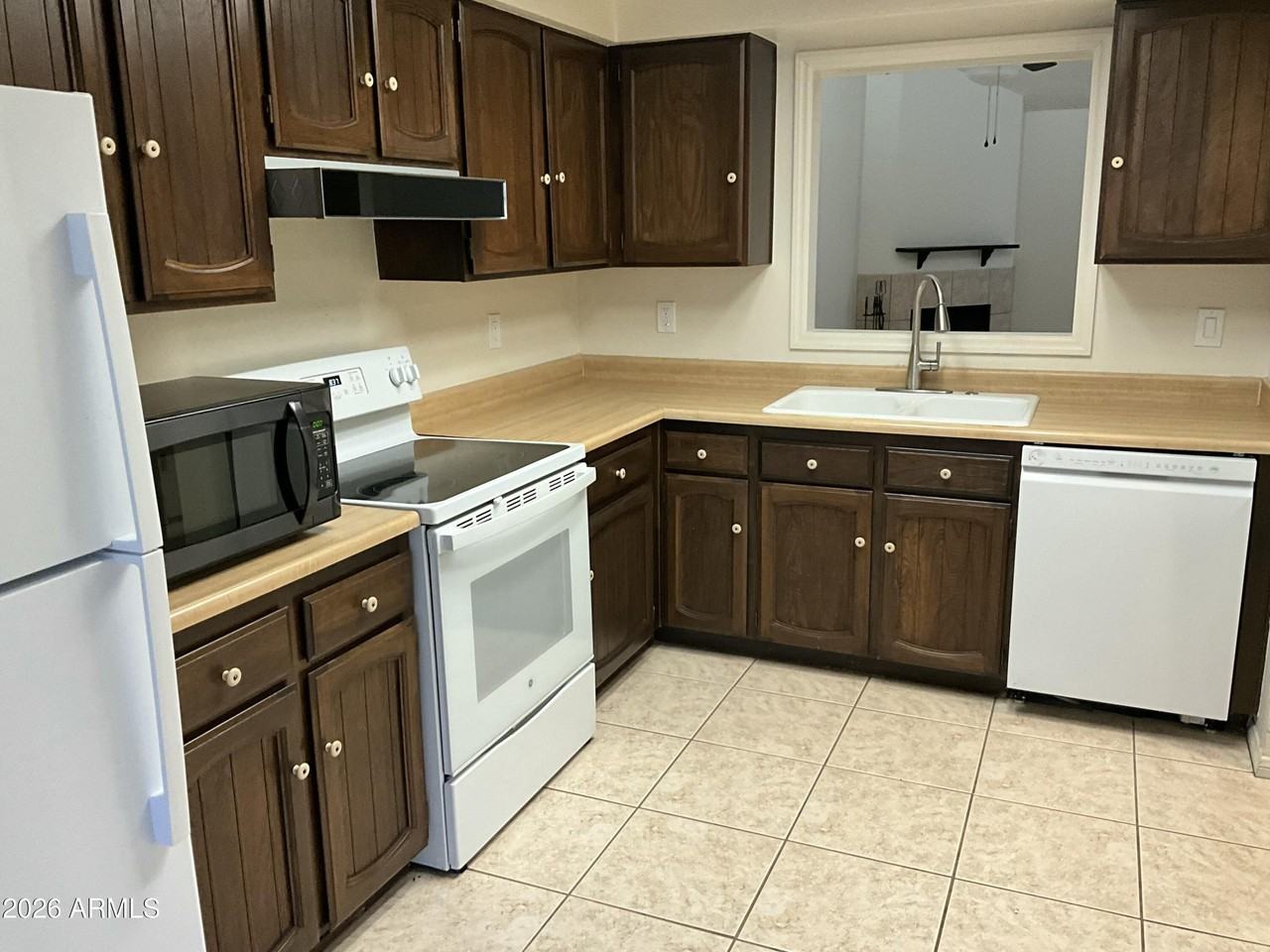 5122 E Edgemont Ave - Photo 3 of 15
