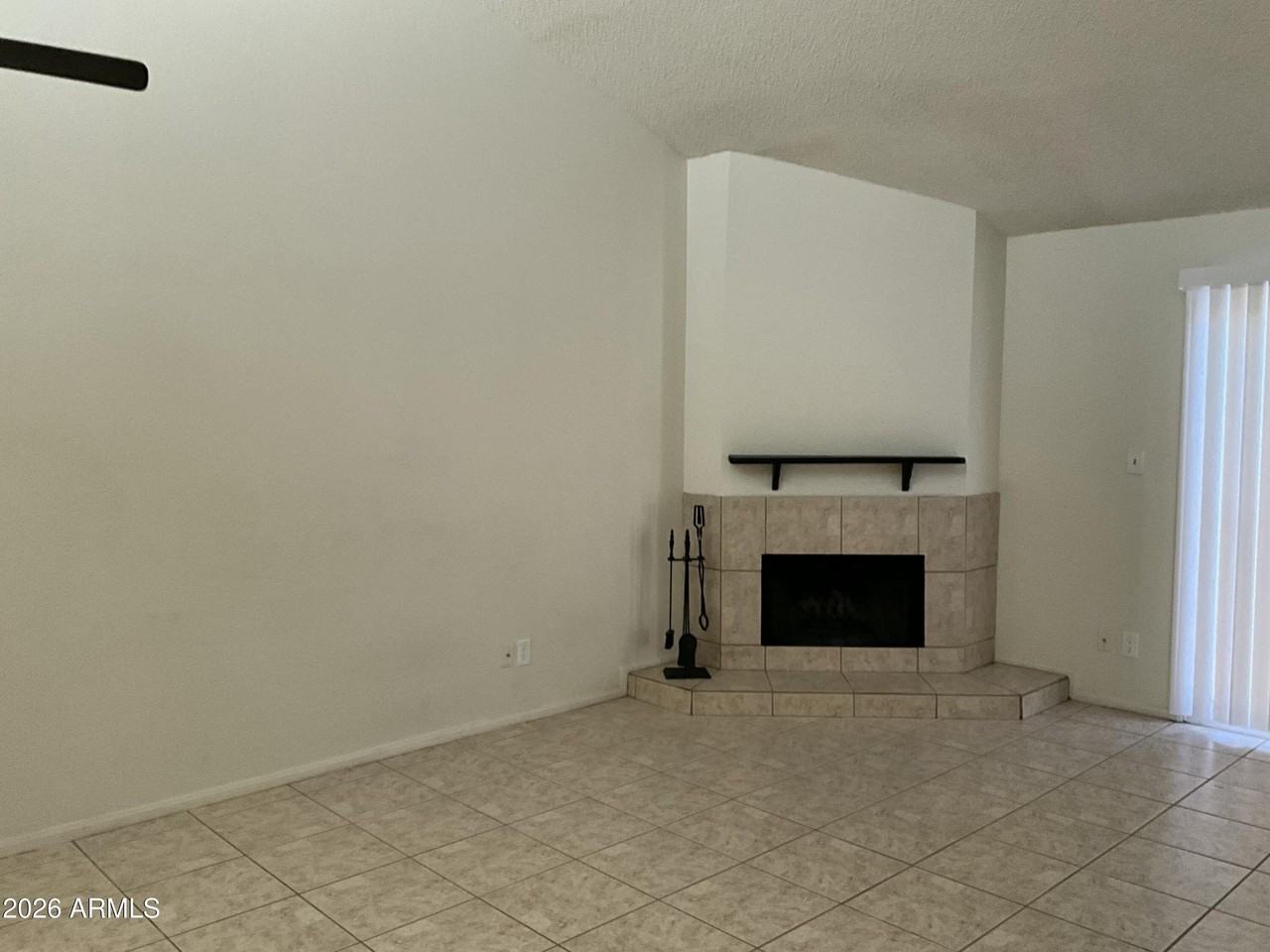 5122 E Edgemont Ave - Photo 5 of 15
