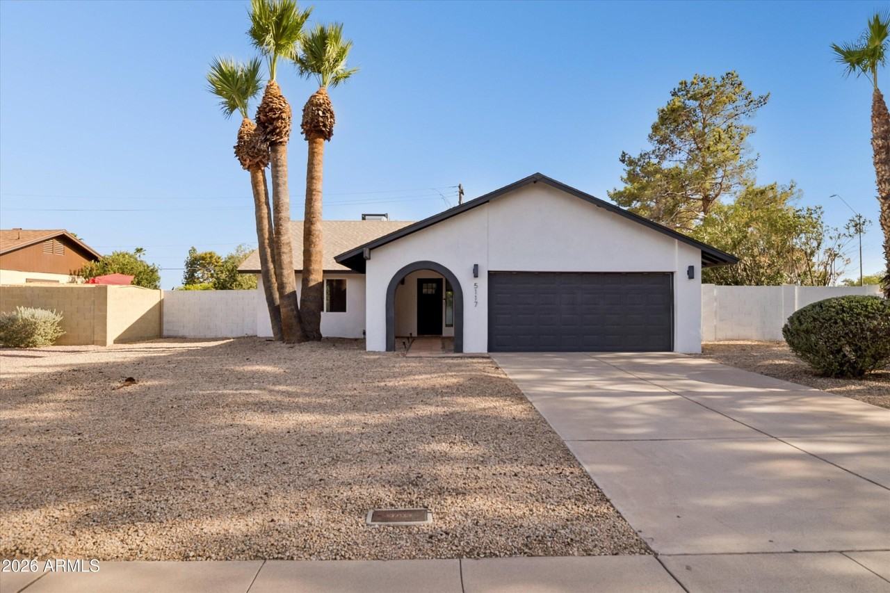 5117 E Beck Ln - Photo 2 of 30