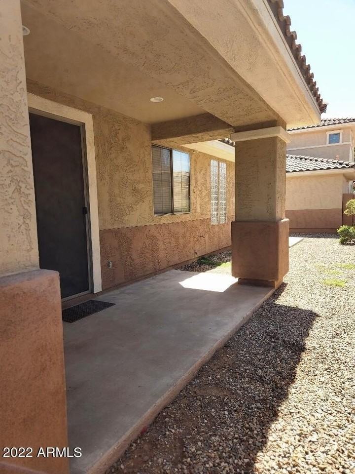 13569 W Cypress St - Photo 6 of 24