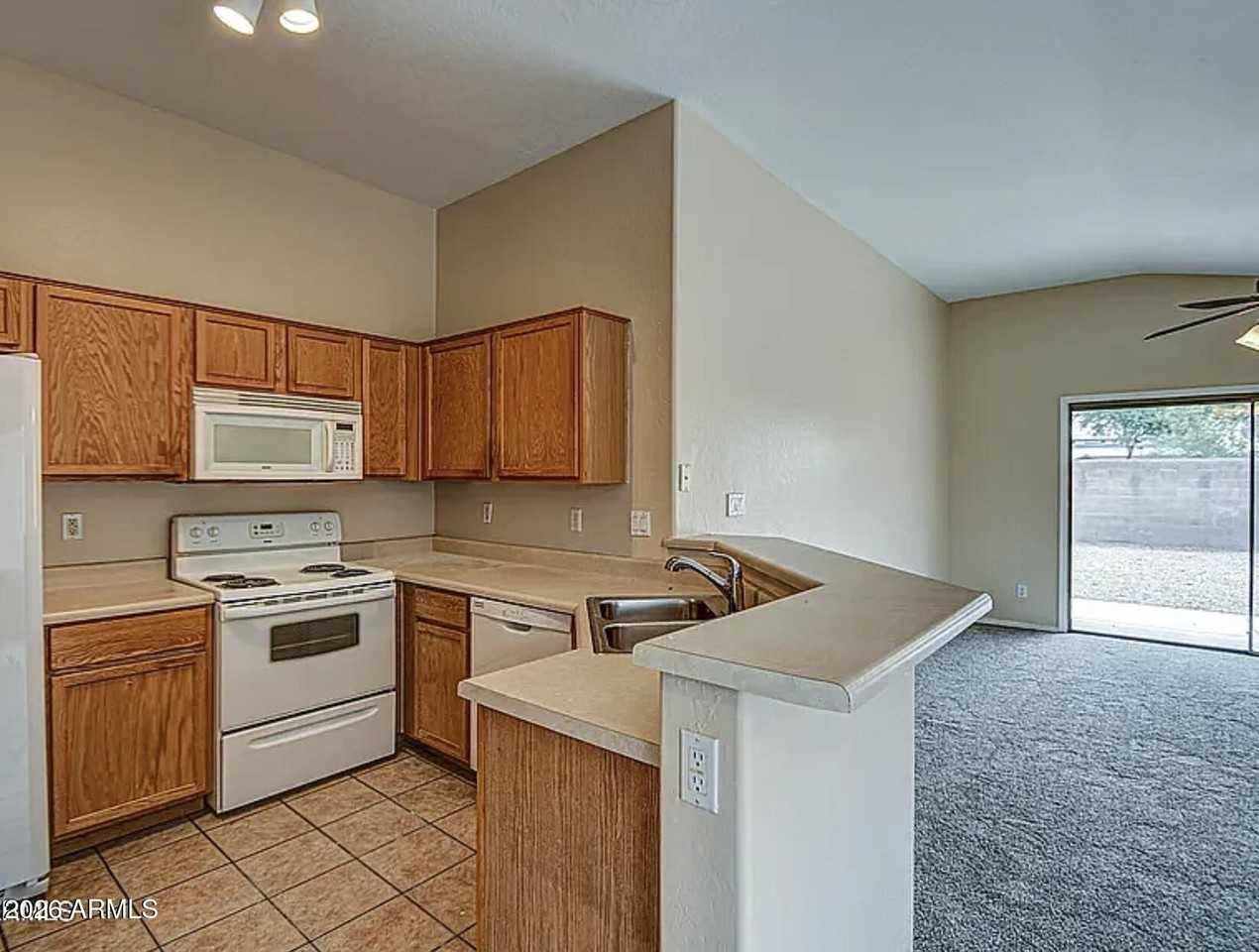 31111 N Claridge Cir - Photo 3 of 13