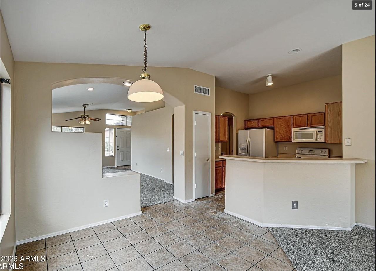 31111 N Claridge Cir - Photo 4 of 13